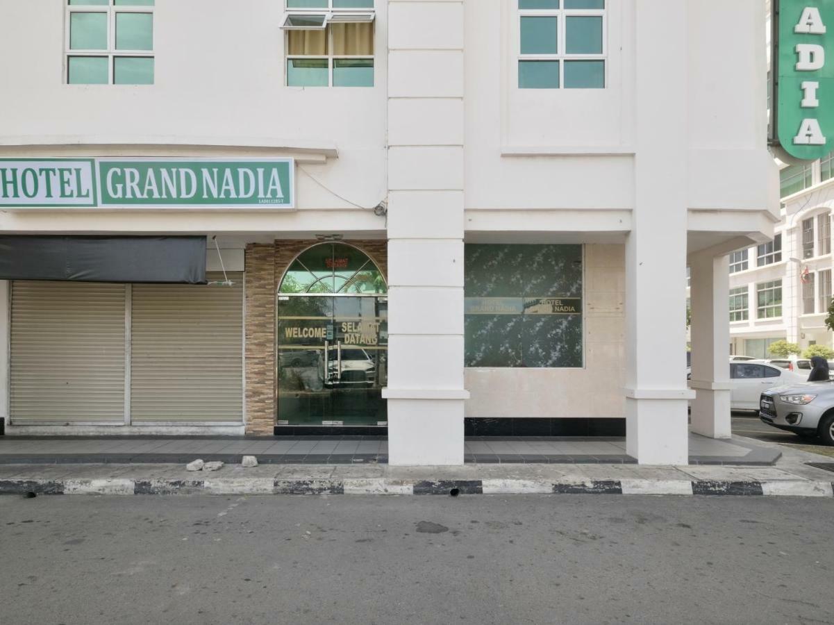 Oyo 892 Hotel Grand Nadia Labuan Exterior foto